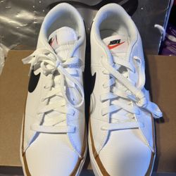 Brand New Mens Nike Size 8 $65