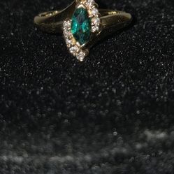 14KT Petite Perfection: Gold & Glow in Size 5.5 2.52G 