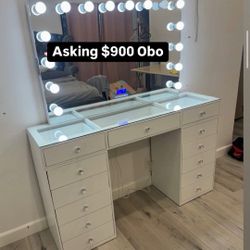 Make Up Vanity 