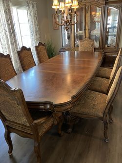 Dining Room Table w/Extension Leafs & China Cabinet