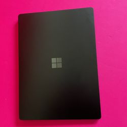 Microsoft Surface Laptop 5 (2022) 13.5” Touch Screen 12th Generation intel i5 with 512GB SSD (powerful Laptop) 