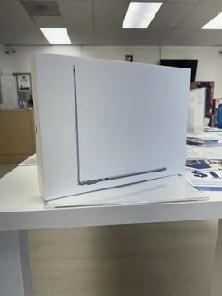 Apple - MacBook Air 13-inch - Apple M5 chip (Brand New) 10-core CPU and 8-core GPU - 16GB Memory - 512GB SSD Sky Blue