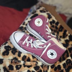 Converse Women's Size 7 1/2