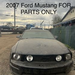 2007 Ford Mustang FOR PARTS ONLY‼️