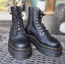 Jadon Boot Smooth Leather Platforms - Dr Martens - Woman