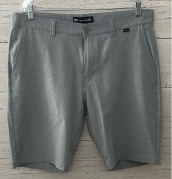 Travis Mathew Men’s Gray Micro-Stripe Performance Golf Shorts Size 36