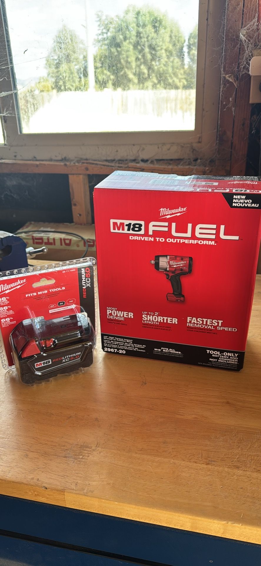 Milwaukee M18 Fuel 1/2 inch impact w battery NEW!!!