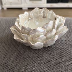 ivory-colored ceramic decor