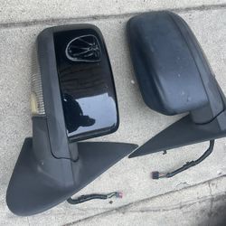 ESPEJOS ELECTRICOS PARA UNA TROCA FORD NAVEGATOR 2003 COMPARTIBLE CON FORD F150 Y FORD EXPEDICIÓN.$500