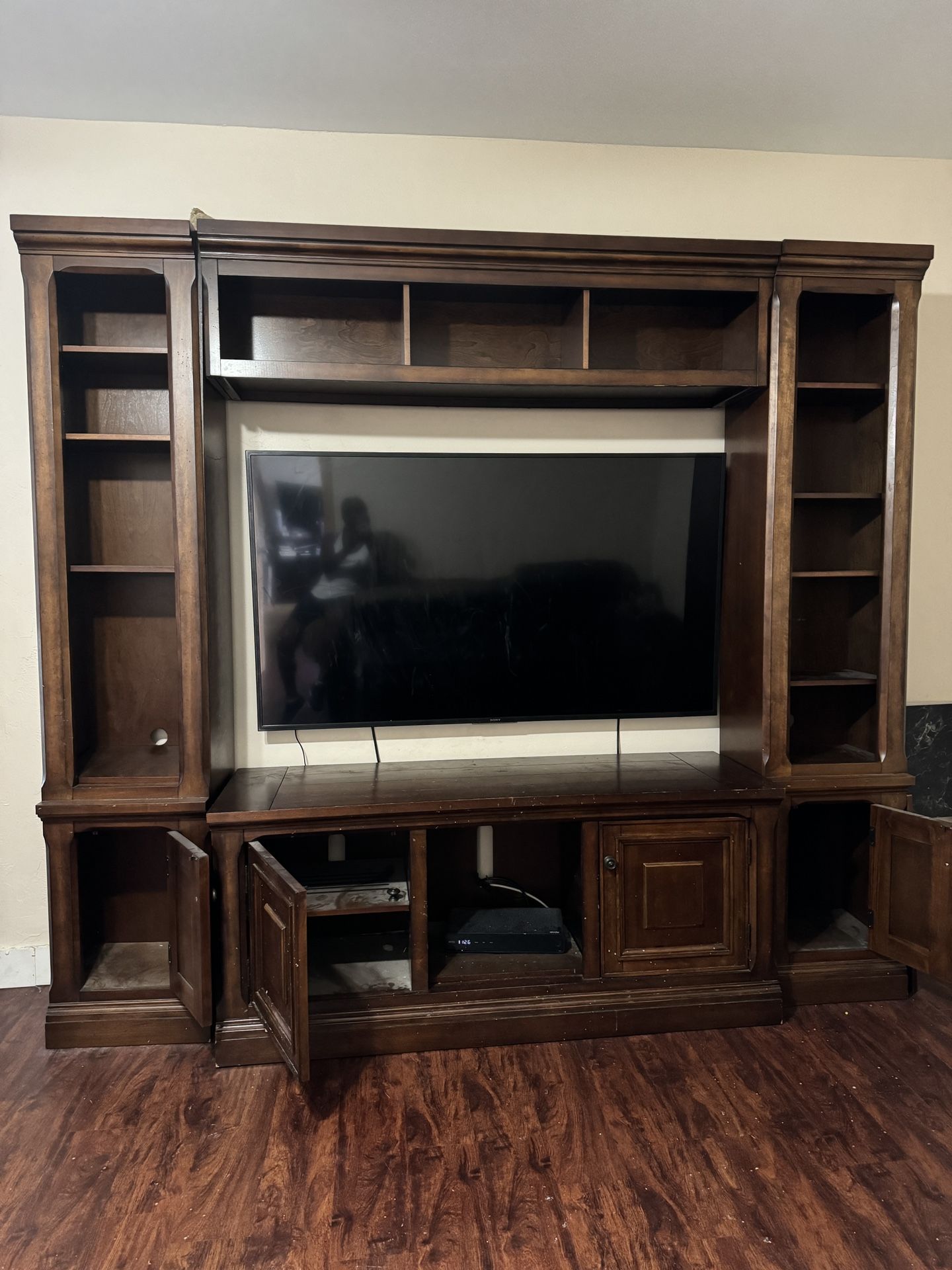 Used Wall Unit for Sale in Miami, FL OfferUp