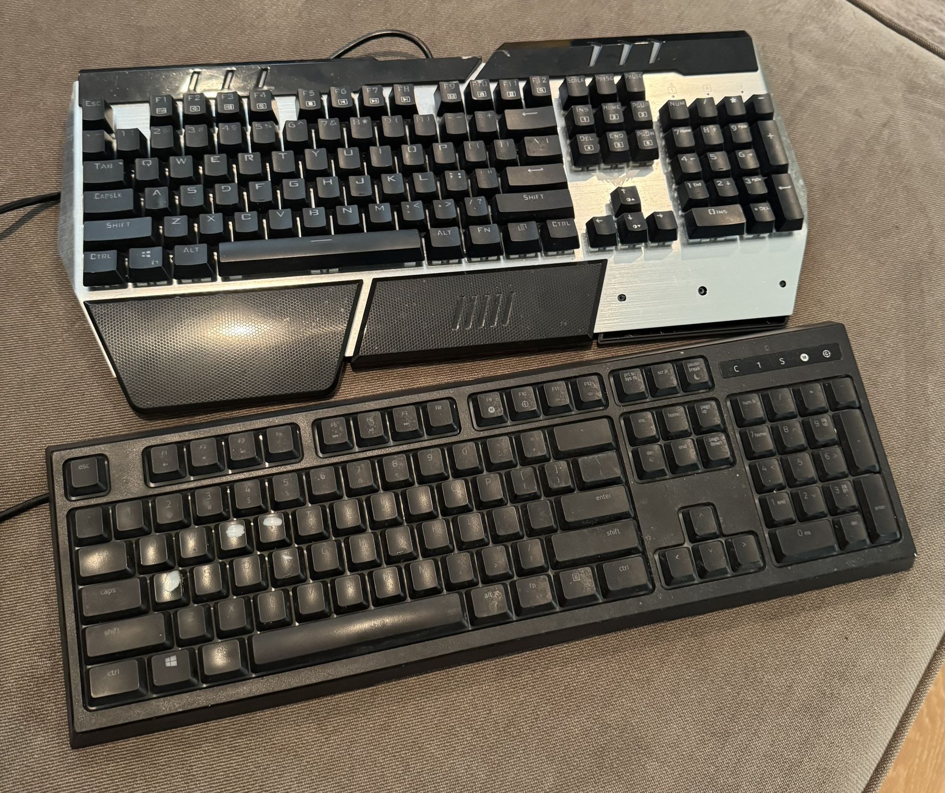 2 keyboards Razer Ornata Gaming Keyboard and Asus 2 mouses and mouse pad