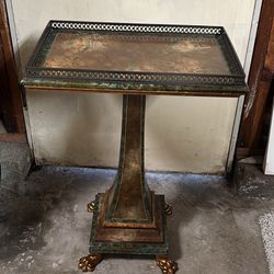 FREE TABLE SIDE TABLE 