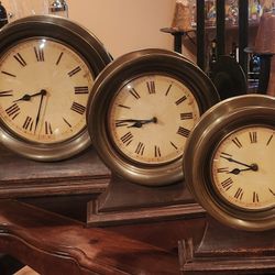 Set Of 3 Antique Clocks With Stand