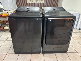 Samsung Washer & Gas Dryer Set – 5.5/7.4 Cu Ft – Brushed Black