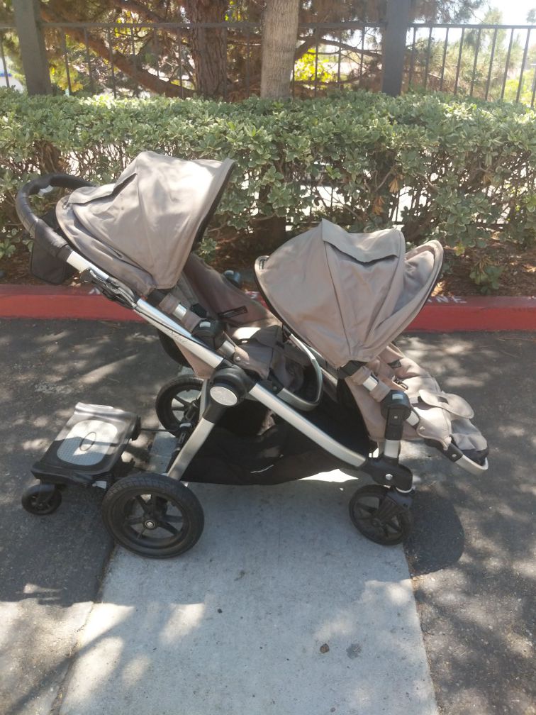 City Select double stroller with glider board