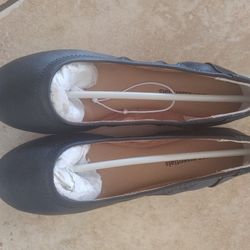 Brand New Kids Girls Size 5 Black Flats