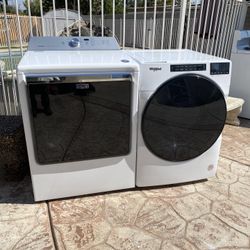 Whirlpool Washer And Maytag Electric Dryer Set 