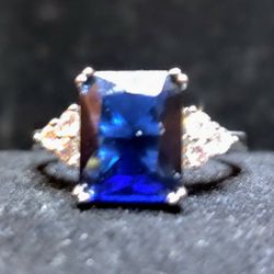 Stunning Large Blue Topaz Cocktail Ring Size 8