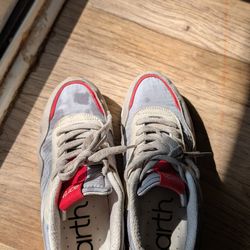 Earth Maren Sneakers Size 9