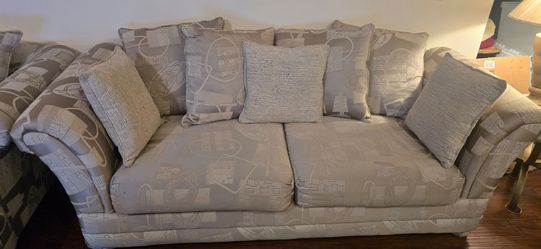 Need a Living Room Glow-Up? Grab This Set Before It’s Gone!