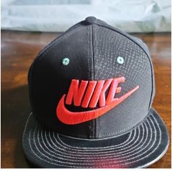 New NIKE True Pro Snapback Futura