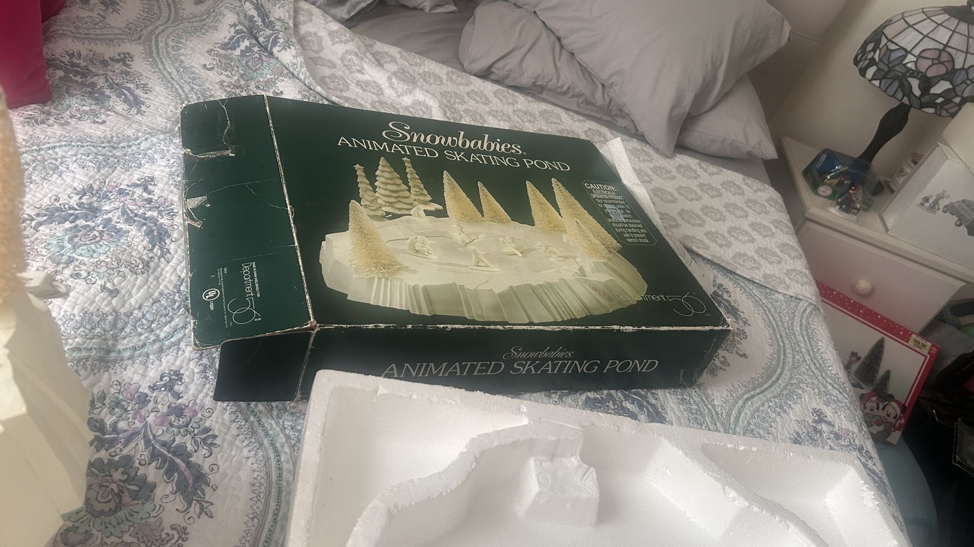 Dept. 56 Snowbabies Animated Skating Pond Set #7668-6