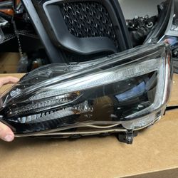 Headlight Subaru Crosstrek 2018-2019 OEM