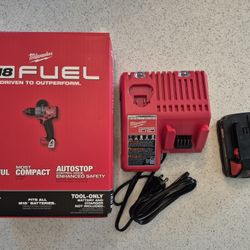 Milwaukee M18 FUEL Drill  Charger Bundle