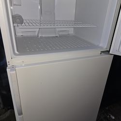 Whirlpool Fridge Apt Size 33 By 66 High Works Excellent 