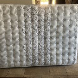 Queen Size Mattress With Box Spring