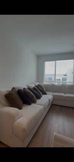 White/grey/crème Couch