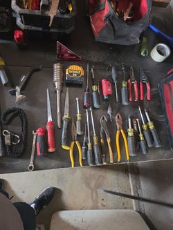 Mixed Hand Tool Lot – Screwdrivers, Pliers & More
