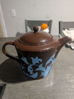 Ceramic tea pot