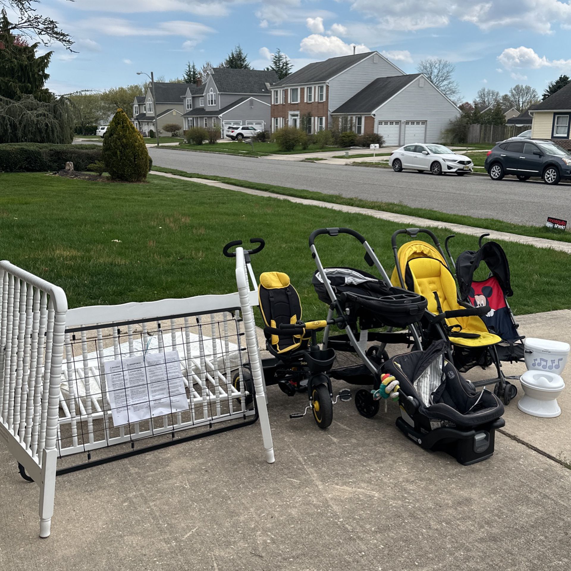 Baby Strollers And Cribs 