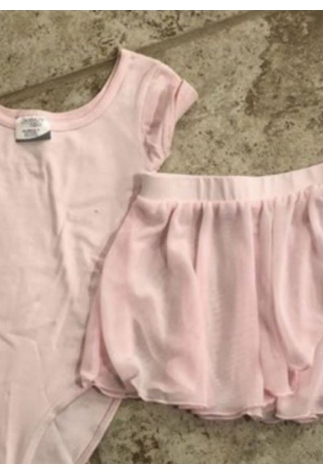 Girl Size 4-5 Xsmall Smoke And Pet Free