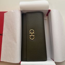 Salvatore Ferragamo Women's Gancini Calfskin Wallet On Chain