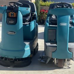 Tennant T7 Ride On Floor Scrubber 