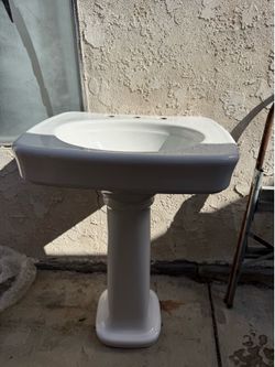 Kohler bathroom pedestal sink