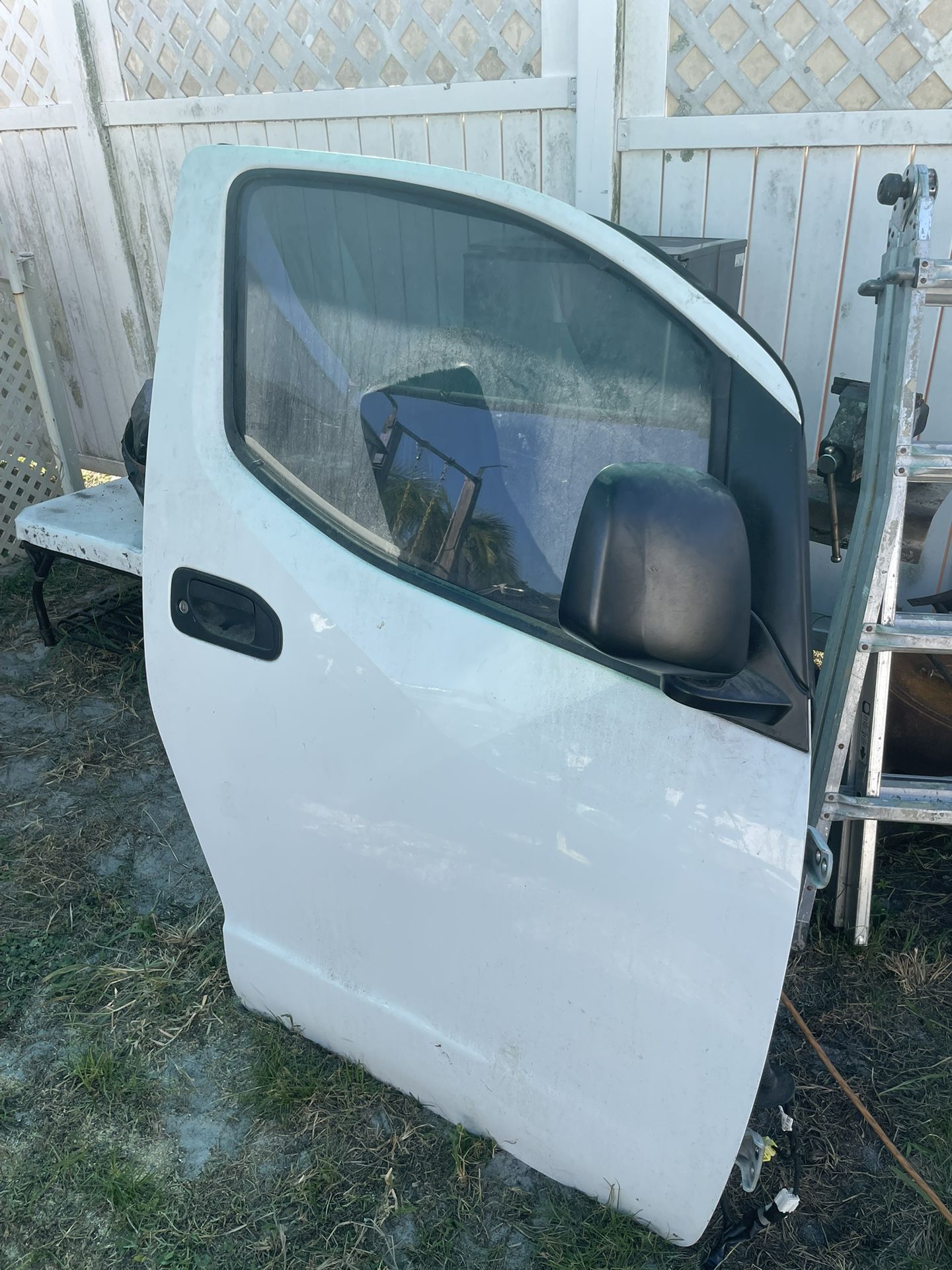 Nissan MV 200 Passenger Door