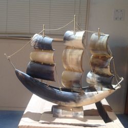 Model sailing ship