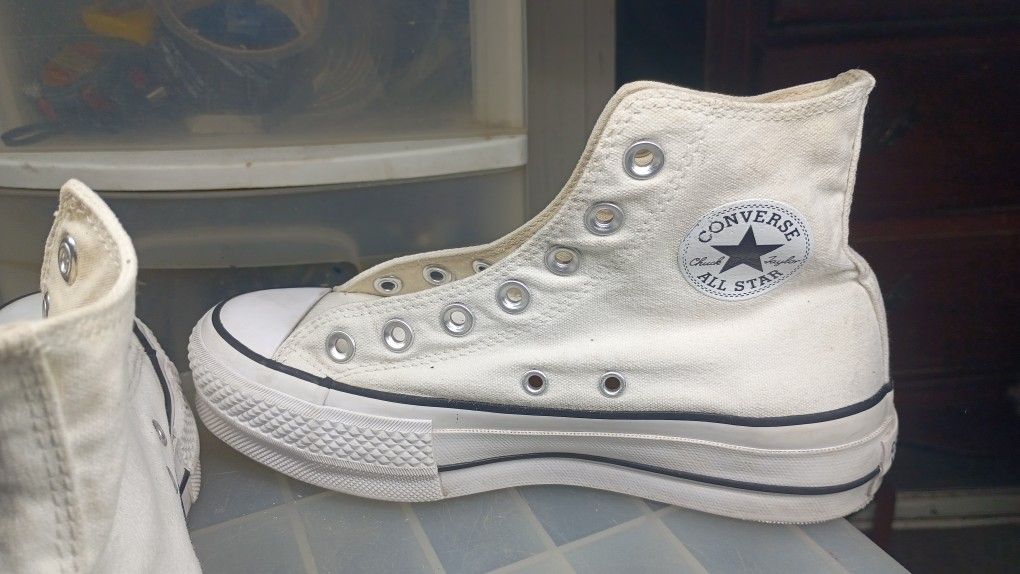 Women's Converse Chuck Taylor All Star Lift Hi High-Top Platform Sneakers
White Converse