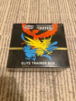 Pokémon Hidden Fates Elite Trainer Box