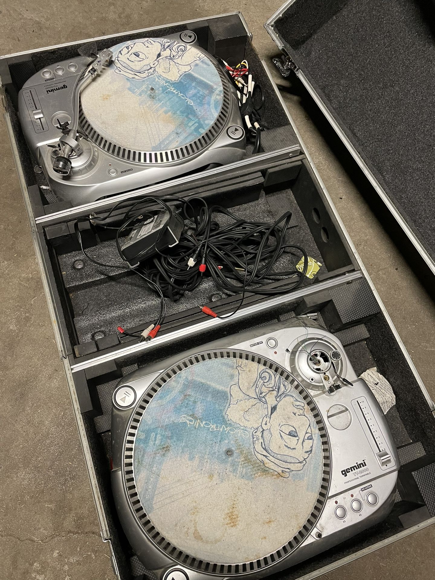 Dj Turn Tables
