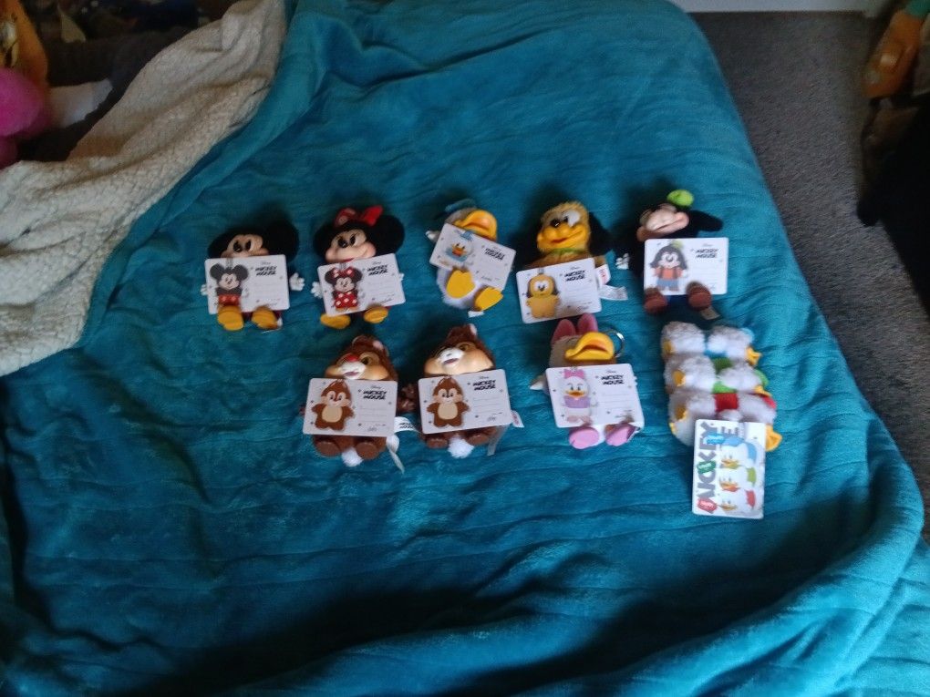 Mickey Mouse Family 100 Authentic