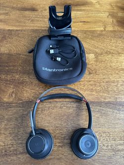 Plantronics Voyager Focus UC Headset (USB + Bluetooth) - w/ Case And Docking Charger