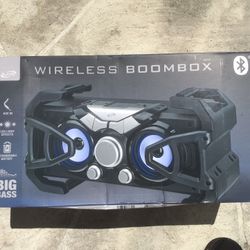 Wireless Boom 💥 Box Amplifier, Blue Tooth With Light Show, New 🆕 In Box 📦 