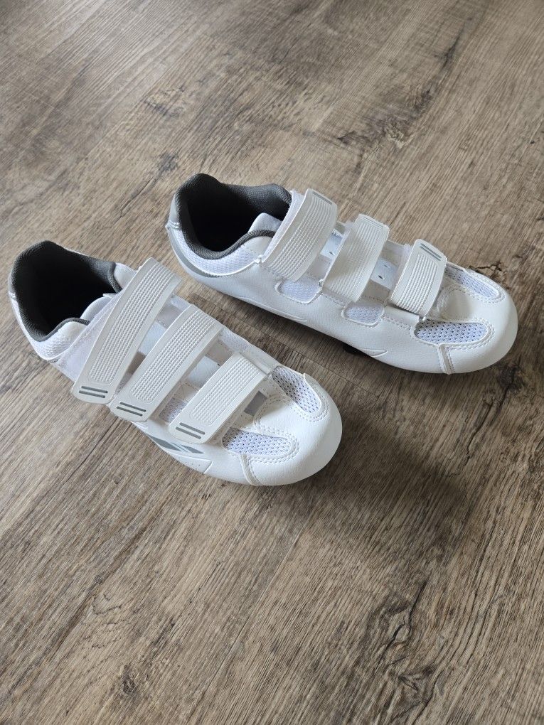 Almost New Tommaso Women's Cycling shoes Size 8, 39 EU