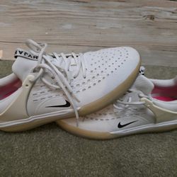 Nike SB Zoom Nyjah 3 Men Shoes Size 11 White Excellent Condition 