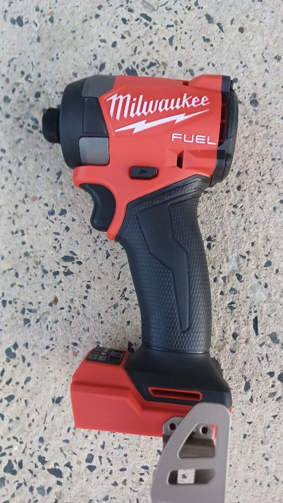Milwaukee M18 Fuel 1/4 Impact Driver New