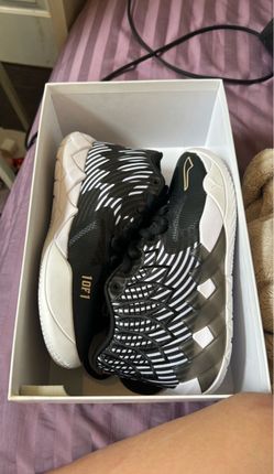 Basketball shoes Melos